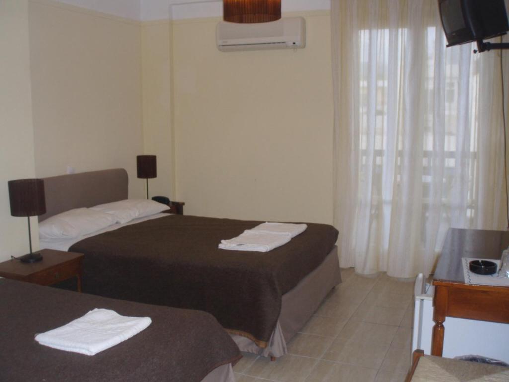 Delfinia Hotel Тинос Стая снимка